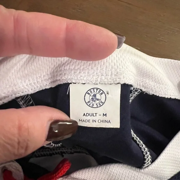 Fenway Park Boston Red Socks Bruins Hockey Jersey Exclusive Size Medium - Picture 5 of 8